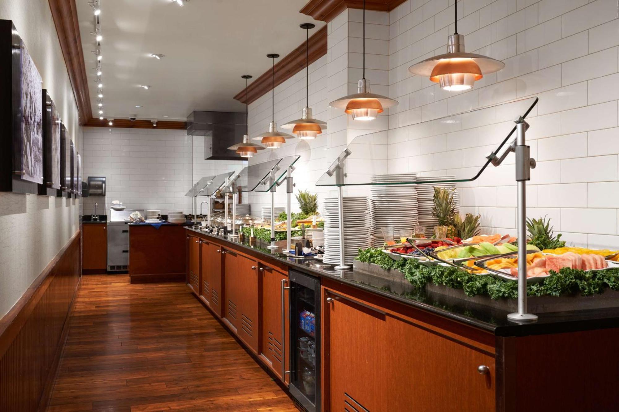 Doubletree By Hilton Hotel Dallas - Love Field Bagian luar foto