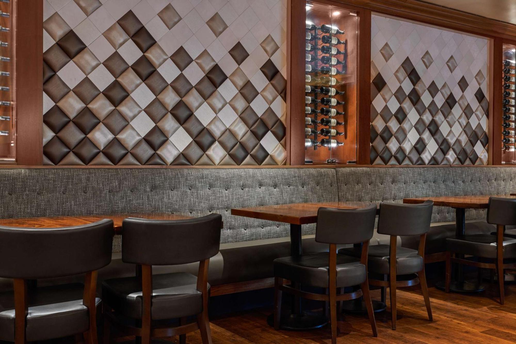 Doubletree By Hilton Hotel Dallas - Love Field Bagian luar foto